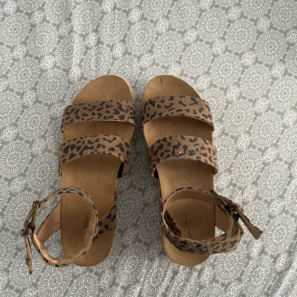 Strappy sandals - Picture 2 of 4